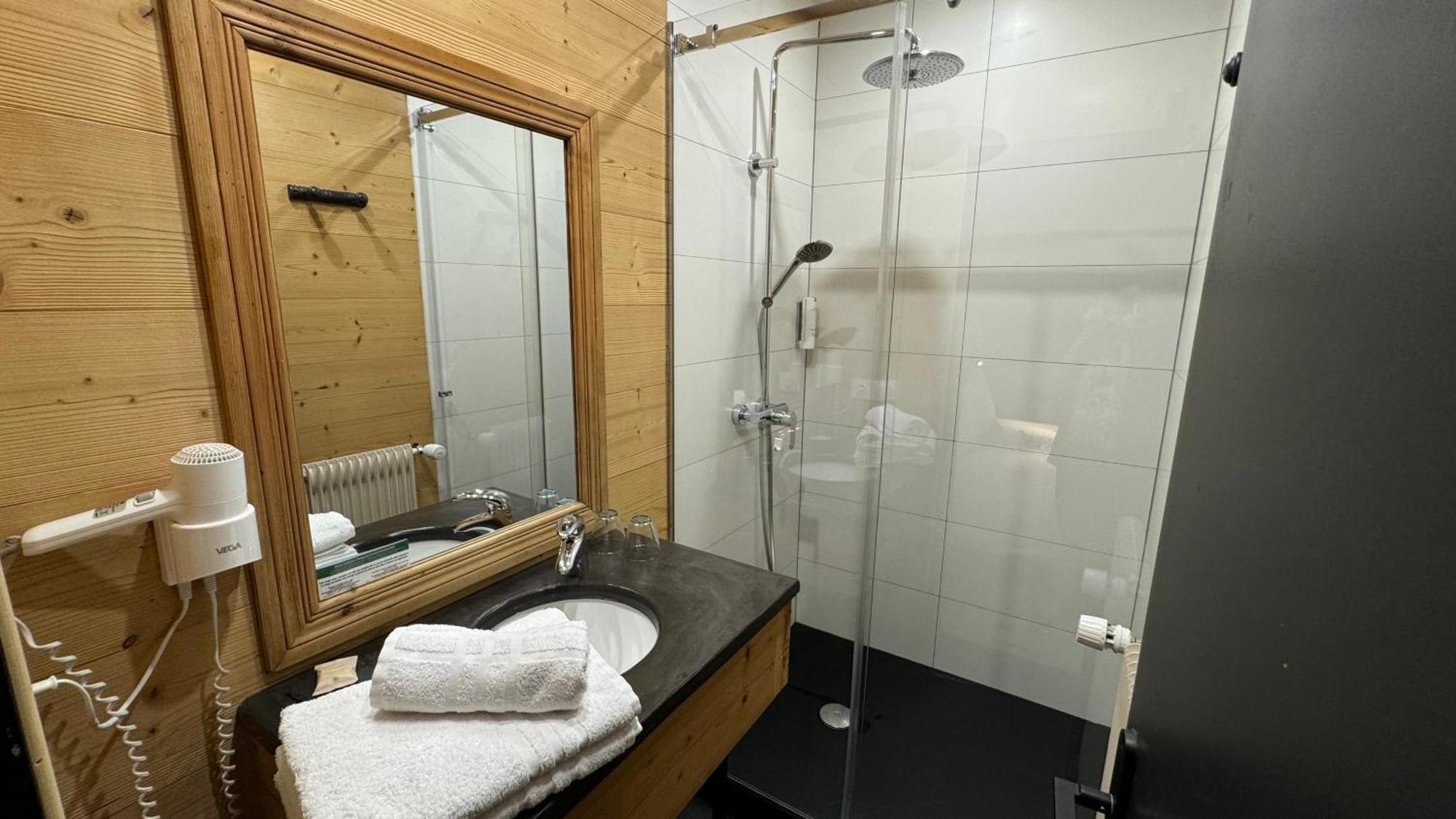 Hotel-Spa Le Morillon Charme & Caractere Eksteriør bilde