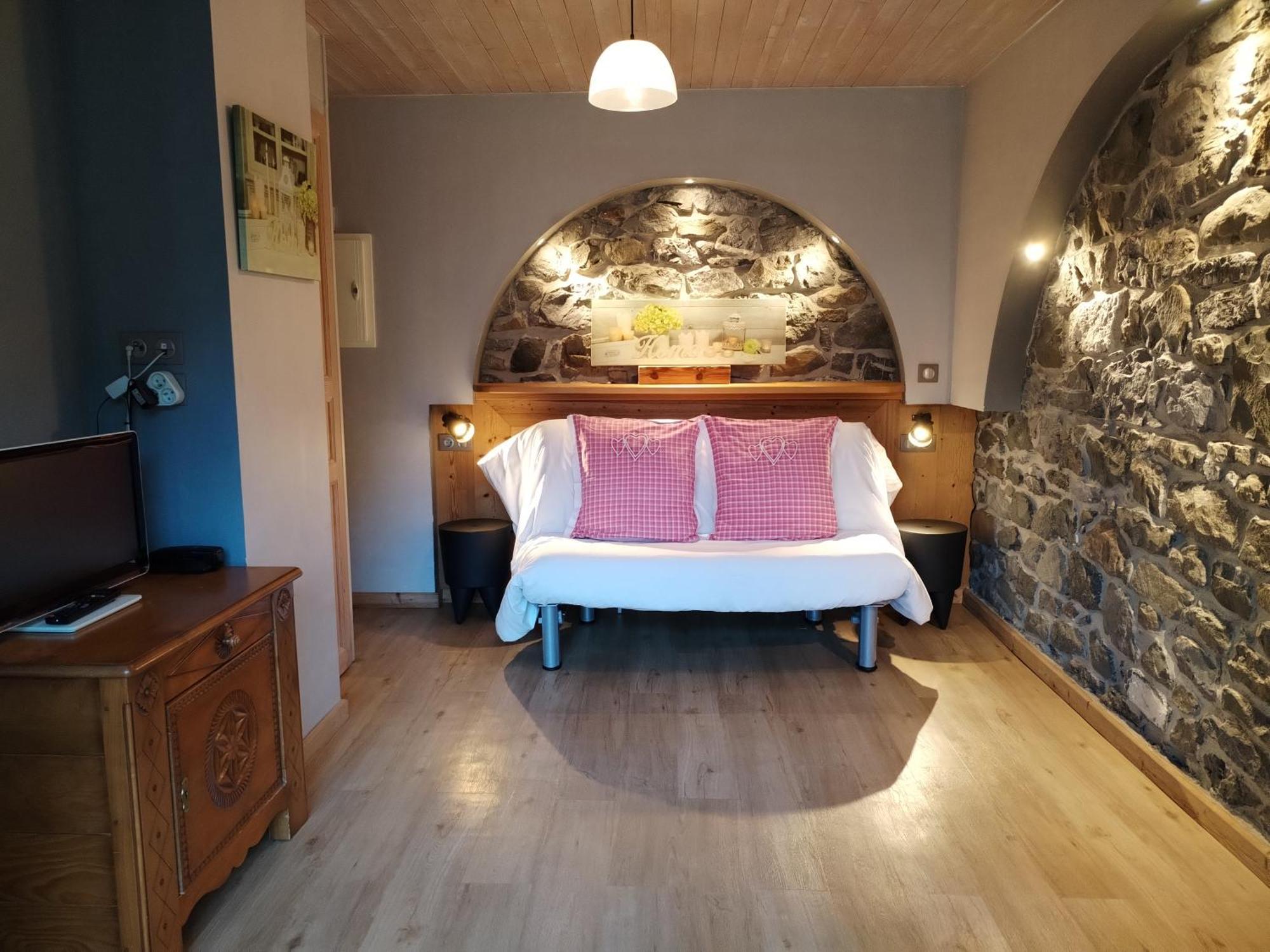 Hotel-Spa Le Morillon Charme & Caractere Eksteriør bilde